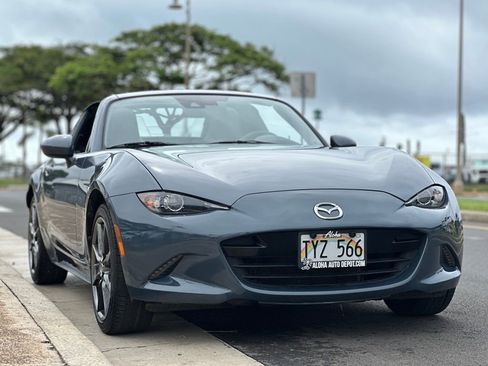 Used 2020 MAZDA MX-5 Miata RF Grand Touring RWD image 6