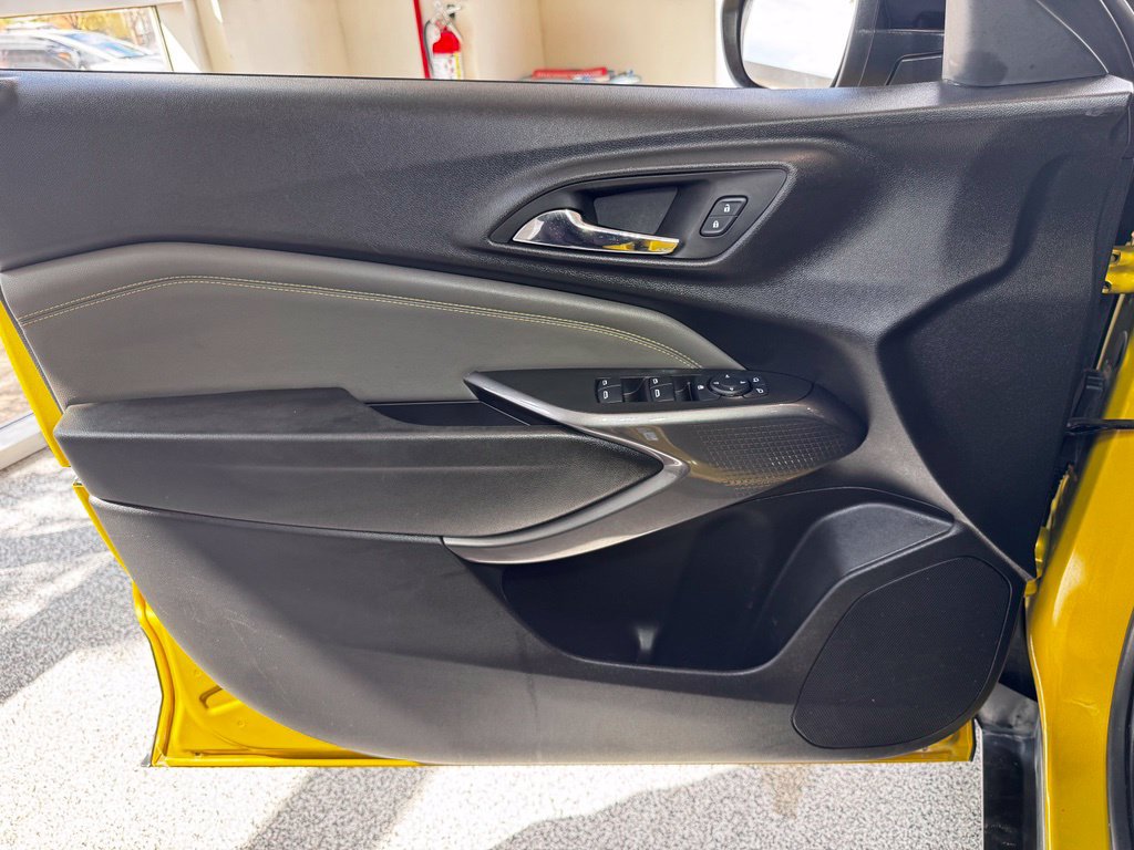 Used 2025 Chevrolet Trax ACTIV w/ Sunroof Package FWD image 20