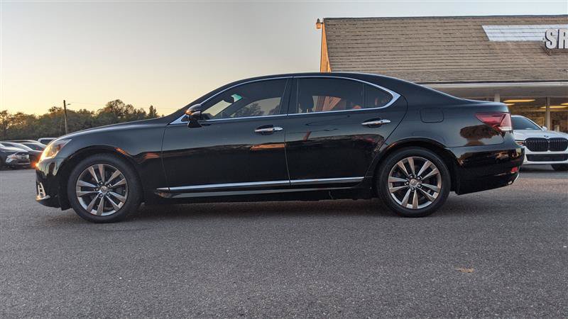Used 2013 Lexus LS 460 AWD w/ Comfort Pkg image 3