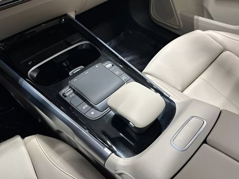 Used 2021 Mercedes-Benz GLB 250 4MATIC image 26