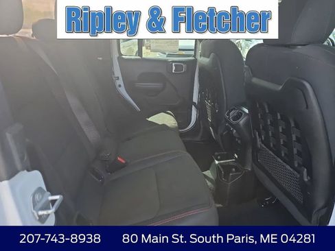 Used 2021 Jeep Gladiator Rubicon w/ Cold Weather Group AWD/4WD image 15