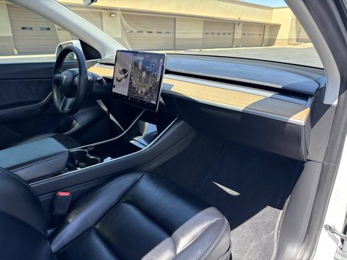 Used 2020 Tesla Model Y Long Range AWD/4WD image 18