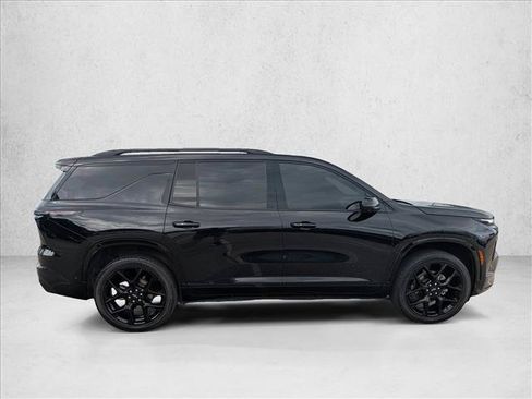 Used 2025 Chevrolet Traverse RS AWD/4WD image 4