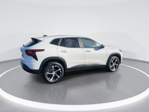 Used 2024 Chevrolet Trax RS w/ Driver Confidence Package image 9