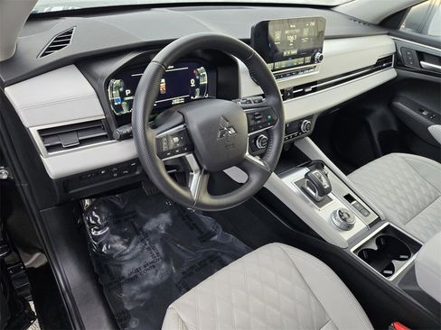 Used 2024 Mitsubishi Outlander SEL Black Edition image 19