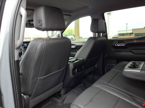 Used 2024 Chevrolet Silverado 1500 LT Trail Boss w/ Convenience Package II AWD/4WD image 27