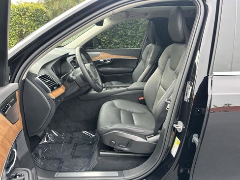 Used 2025 Volvo XC90 B6 Plus w/ Protection Package Premier image 10