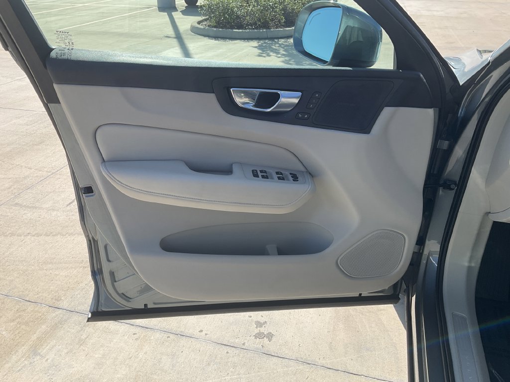 Used 2021 Volvo XC60 T5 Inscription FWD image 12