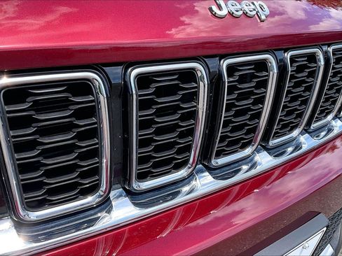 Certified 2023 Jeep Grand Cherokee Limited AWD/4WD image 25