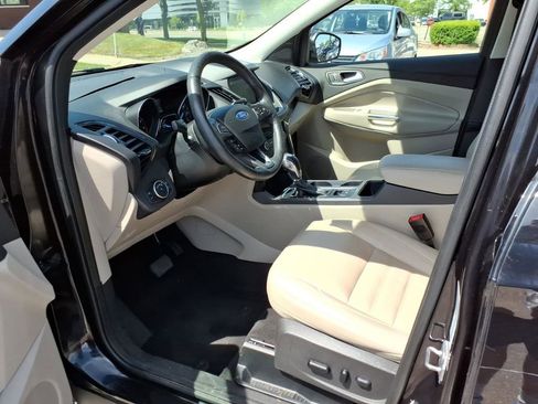 Used 2019 Ford Escape Titanium AWD/4WD image 10