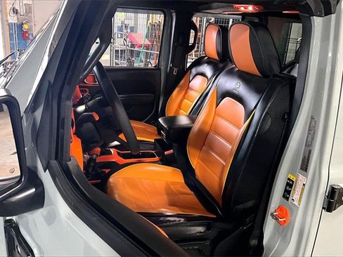 Used 2024 Jeep Wrangler Sport S image 27