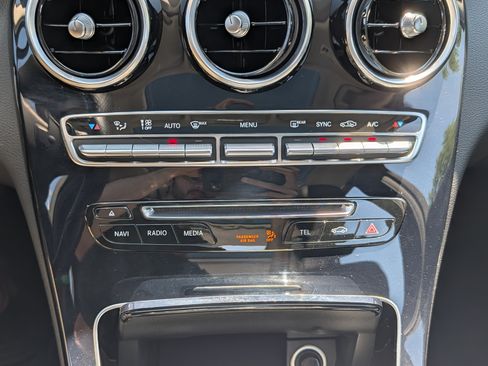 Used 2016 Mercedes-Benz C 300 4MATIC Sedan image 24