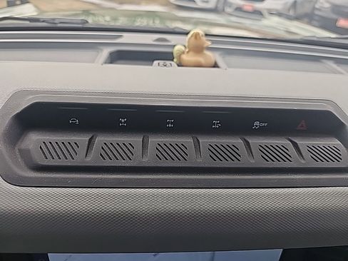 Used 2023 Ford Bronco Badlands image 11