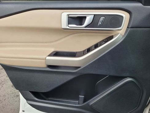 Used 2022 Ford Explorer XLT w/ Equipment Group 202A image 14