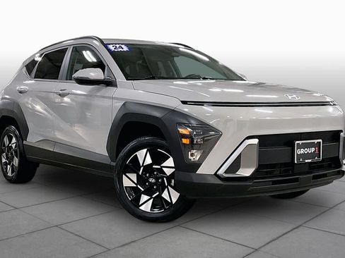 Used 2024 Hyundai Kona SEL AWD/4WD image 3