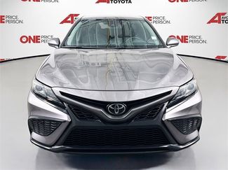 Used 2021 Toyota Camry SE video 2