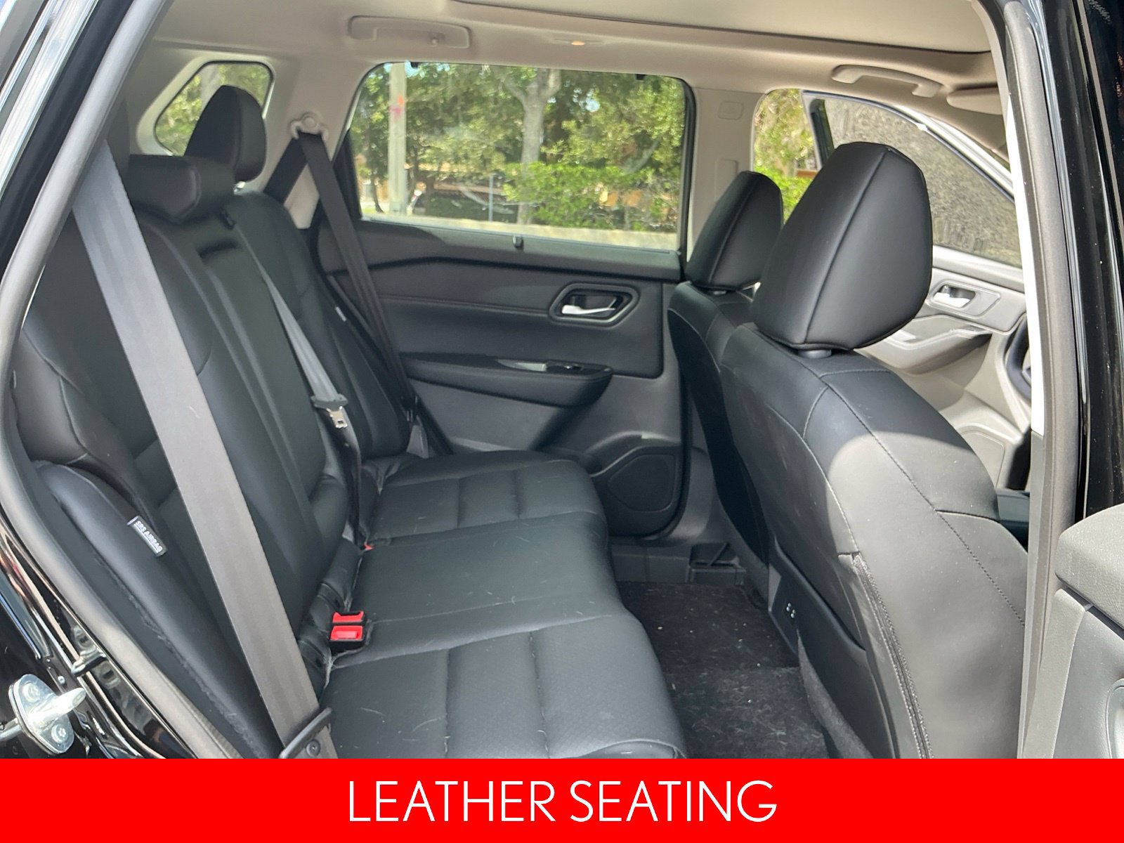 Certified 2025 Nissan Rogue SV w/ SV Premium Package FWD image 13