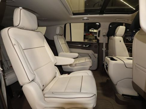 Used 2021 GMC Yukon XL Denali w/ Denali Ultimate Package image 19