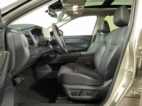 Used 2026 Nissan Rogue Platinum w/ Platinum Premium Package AWD/4WD image 16