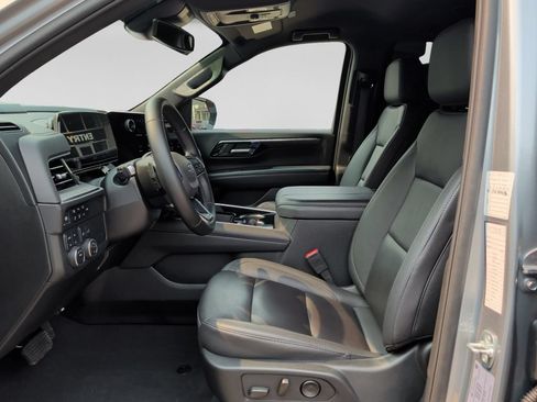 Used 2025 Chevrolet Tahoe Z71 AWD/4WD image 16