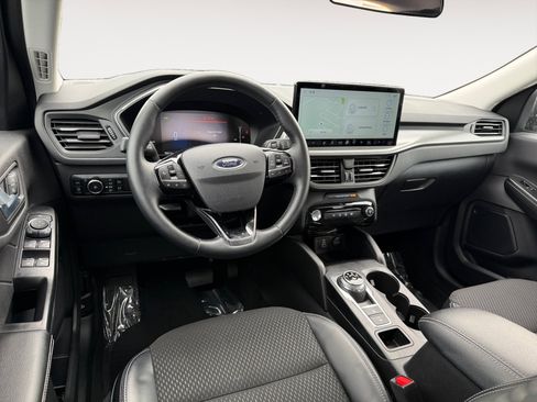 Used 2025 Ford Escape SE w/ Class II Trailer Tow Package image 15