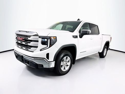 Used 2024 GMC Sierra 1500 SLE image 3