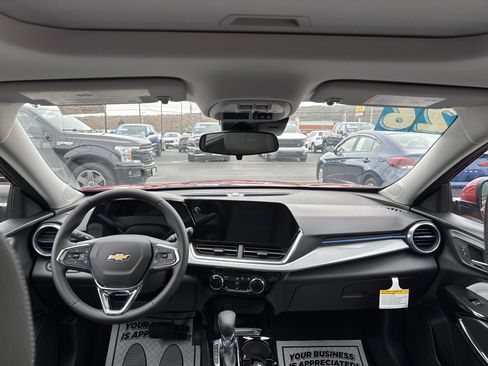 New 2026 Chevrolet Trax LT w/ Sunroof Package image 8