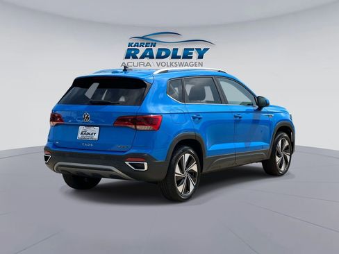 Used 2024 Volkswagen Taos SE image 2