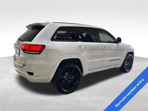 Used 2020 Jeep Grand Cherokee Altitude AWD/4WD image 5
