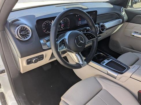 Used 2025 Mercedes-Benz GLB 250 image 10