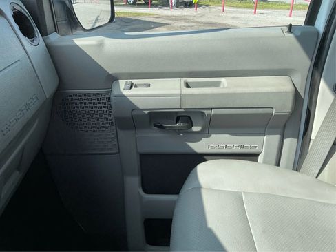Used 2011 Ford E-250 and Econoline 250 w/ Commercial Cargo Van Pkg image 21