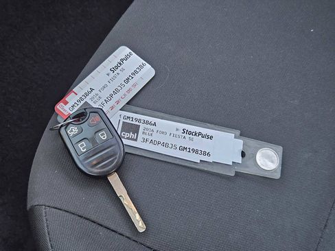 Used 2016 Ford Fiesta SE image 31