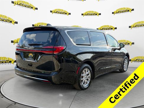 Certified 2024 Chrysler Pacifica Touring-L image 5