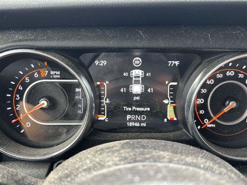 Used 2022 Jeep Gladiator Overland w/ Popular Equipment Package AWD/4WD image 2