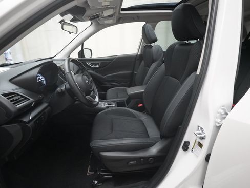 Used 2024 Subaru Forester Premium AWD/4WD image 7