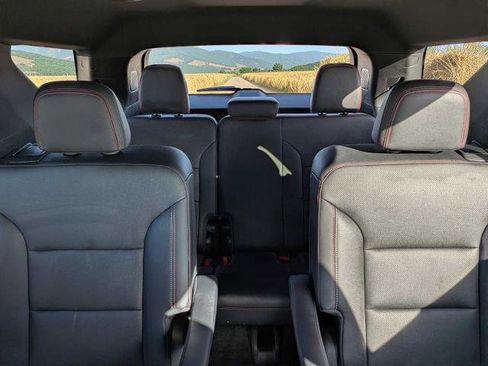 Used 2024 Chevrolet Traverse Z71 w/ Enhanced Driving Package AWD/4WD image 19
