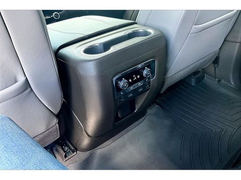 Used 2026 Chevrolet Tahoe Z71 AWD/4WD image 12