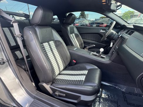 Used 2010 Ford Mustang Shelby GT500 image 11