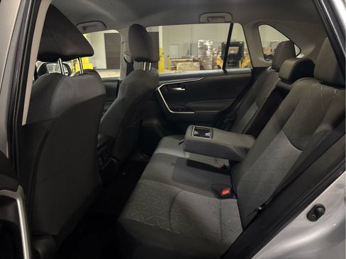 Used 2025 Toyota RAV4 XLE image 9