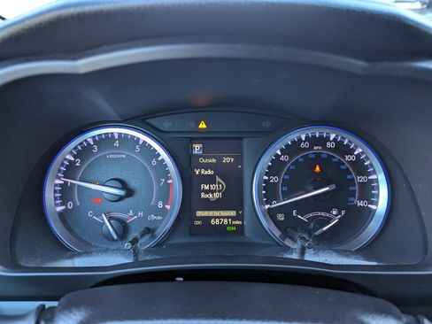 Used 2018 Toyota Highlander XLE image 19