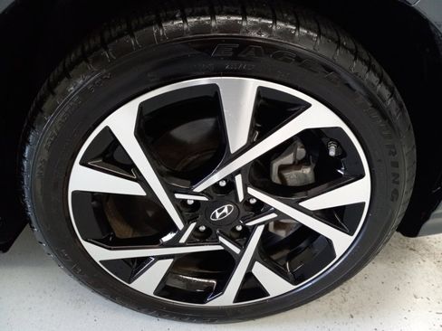 Used 2023 Hyundai Kona Limited AWD/4WD image 4