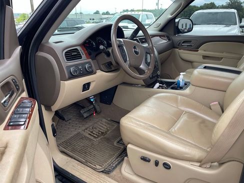 Used 2011 GMC Sierra 2500 SLT w/ Entertainment Package AWD/4WD image 5