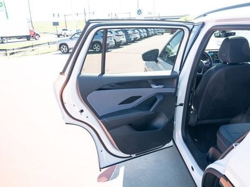 New 2026 Volkswagen Tiguan SE R-Line FWD image 14
