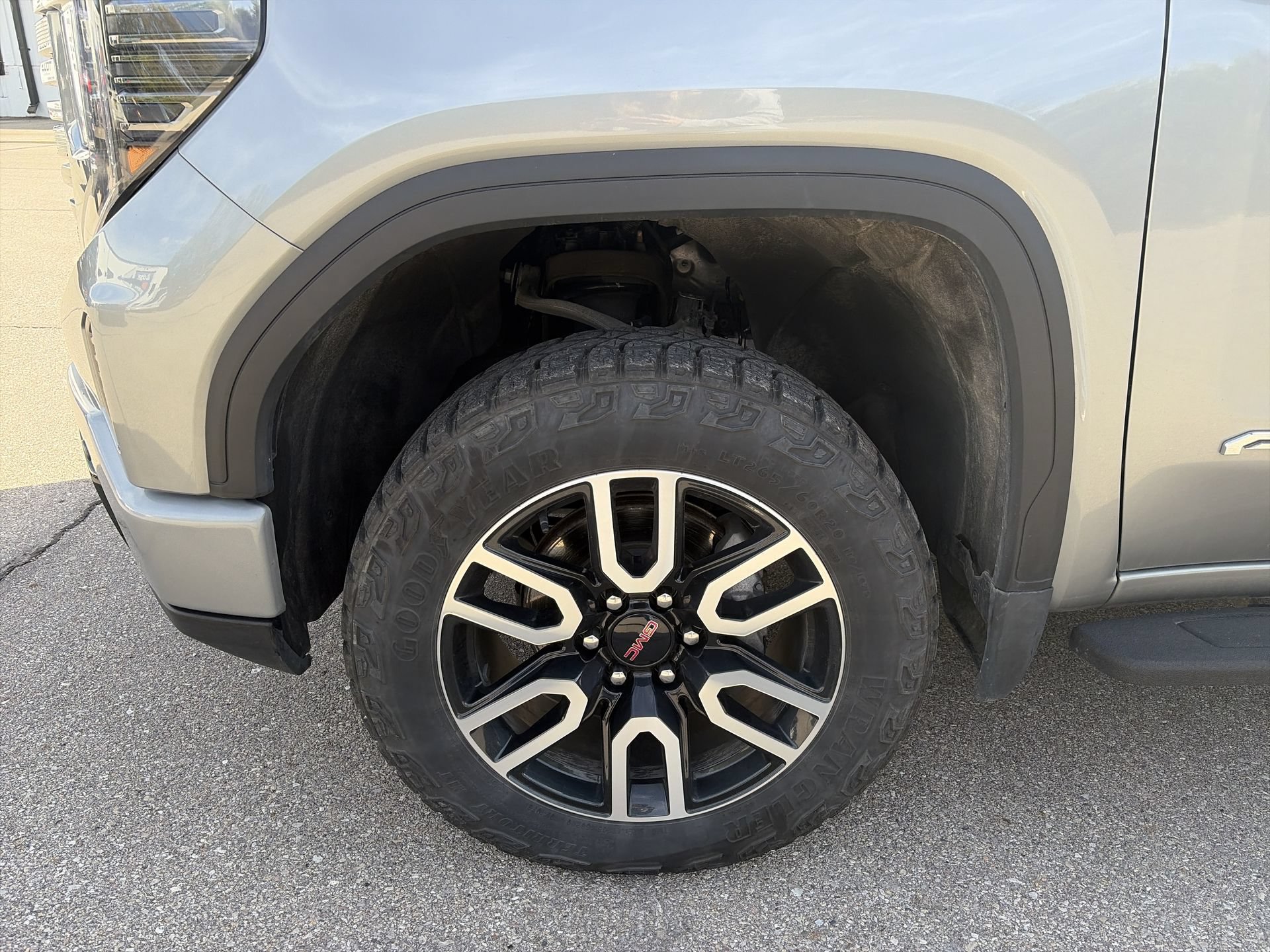 Used 2023 GMC Sierra 1500 AT4 w/ AT4 Premium Package AWD/4WD image 34