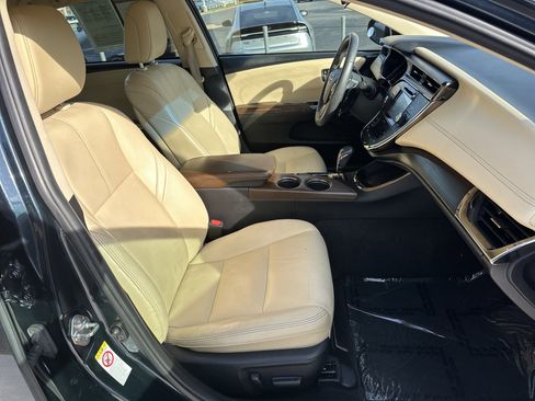 Used 2017 Toyota Avalon XLE image 32