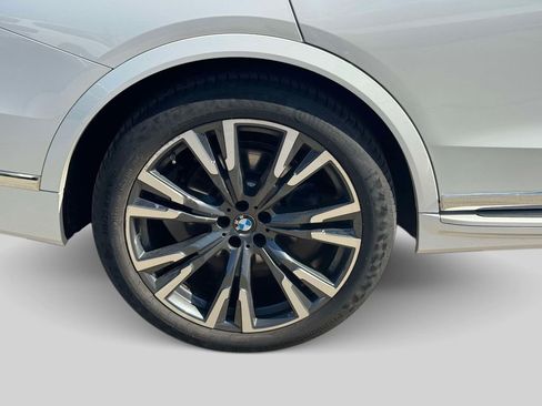 Certified 2023 BMW X7 xDrive40i image 7