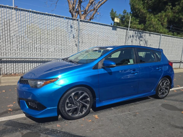 Used 2018 Toyota Corolla iM w/ Protection Package FWD image 1