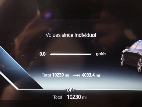 Used 2025 BMW 740i xDrive image 46