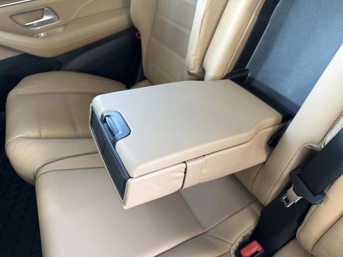 Certified 2026 Mercedes-Benz GLS 450 4MATIC image 36
