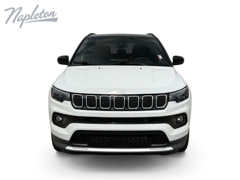 Used 2023 Jeep Compass Limited w/ Sun and Sound Group AWD/4WD image 9